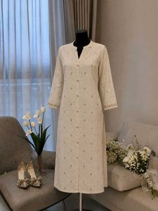 Ivory Bloom Embroidered Kurti ✨