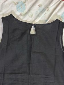 Embellished Black Sleeveless Kurta