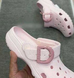 📍SALE📍Classic Buckle Crocs🎀