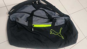 Puma Large Black Travelling bag Gym Bags
