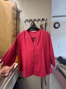 Chic Pink V-Neck Button-Up Top