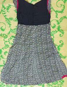 Trendy Kurti/Top For Sale (All Over Black And Gold
