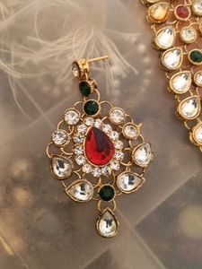 Exquisite Kundan Necklace and Earring Set