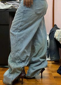 Light Wash Relaxed Fit Jeans