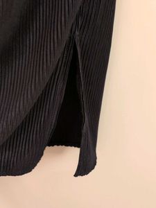 Ann Taylor -wow - Black Pleated/ribbed Midi Skirt