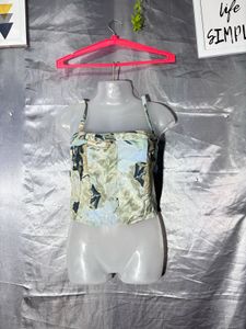 Unique Print Strappy Crop Top