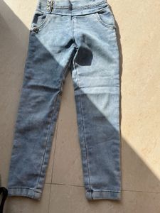 Cute Girls Light Wash Jeans
