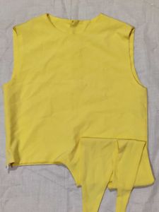 light yellow top back side pearl button
