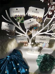 2 Earrings Card