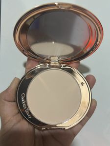 Charlotte Tilbury Airbrush Flawless Finish Powder