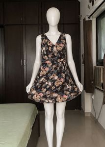Chic Floral Print Wrap Dress