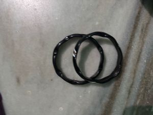 Elegant Black Bangle Set
