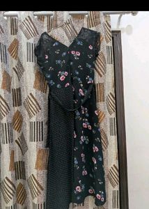 Chic Black Floral &amp; Polka Dot Dress with Lace