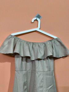 Stylish Off-Shoulder Frill Dress🥰 size small