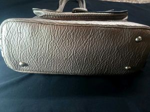 Bronze Stylish handbags – Multi Pocket Design