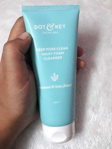 Dot &amp; Key Deep Pore Clean Foaming Face Wash for Da