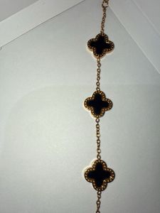 Elegant Clover Bracelet