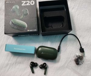 Boult Z20 Wireless Earbuds - Like New