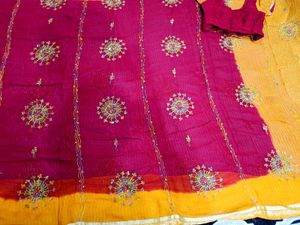 🇳🇿💫🎀 Y2K Elegant Red Embroidered Saree