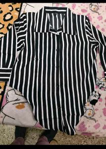 Chic Striped Button-Up Shirt in 34 bust