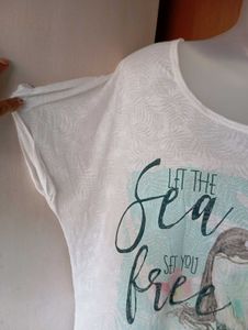 White Graphic Print T-Shirt