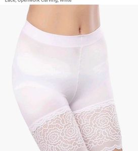 White Lace Flared shorts 👍