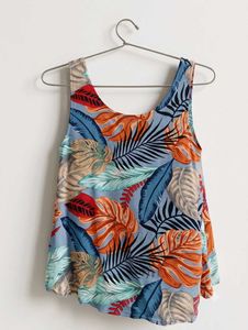 Vibrant Tropical Leaf Print Tank Top