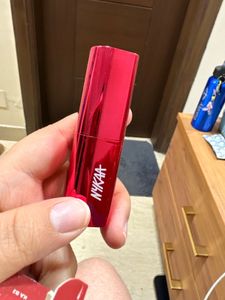 Nykaa Ultra Silk Hydrating Lipstick shade gleamin