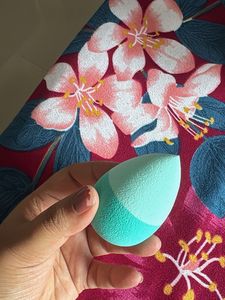 LaRose Makeup Sponge - Green