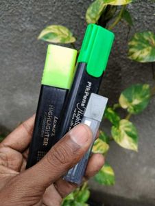 Art Markers &amp; Craft Supplies Bundle