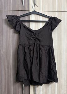 RUFFLE TOP