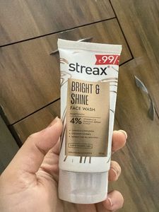 Streax Bright & Shine Face Wash