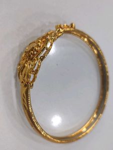 Elegant Gold Bangle