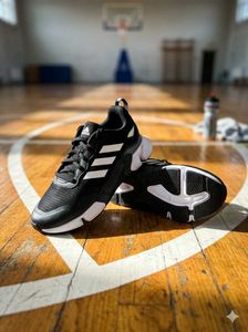 Adidas Sneakers