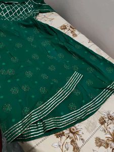 Elegant Green Ethnic Gown