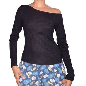 Stretchable Ribbed Chic Black One-Shoulder Top
