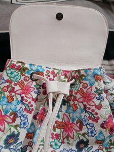 Multicolour Floral Bagpack