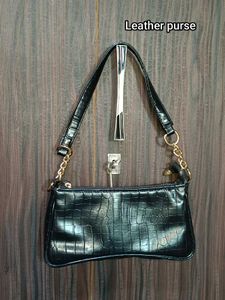 Chic Black Croc Embossed Shoulder Bag