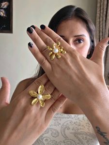 2 Adjustable Gold Flower Pearl Ring Set