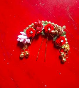 Exquisite Floral Hair Accessory