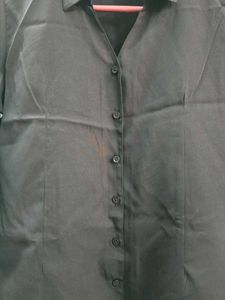 Chic Black 3/4 Sleeve Collared Top