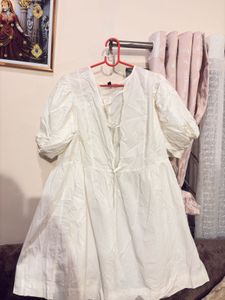 whitee ballon dress💕🫰🏼 sizeee large