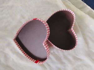 Heart shape gift box