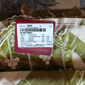 Elegant Green Unstitched Kurta Set with Dupatta