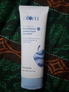 Plum Rice Water & Niacinamide Face Wash