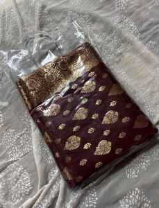 Maroon Banarasi Saree with Gold Weave(women’s)