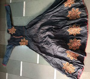 Free delivery 🚚 Floral Kurta with dupatta