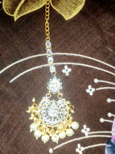 Beautiful Kundan Maangtika