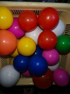 Colorful Plastic Play Balls p approx 60  to 70
