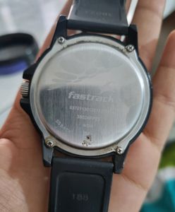 Men's Analog Watch.  Like New. Good Condition.